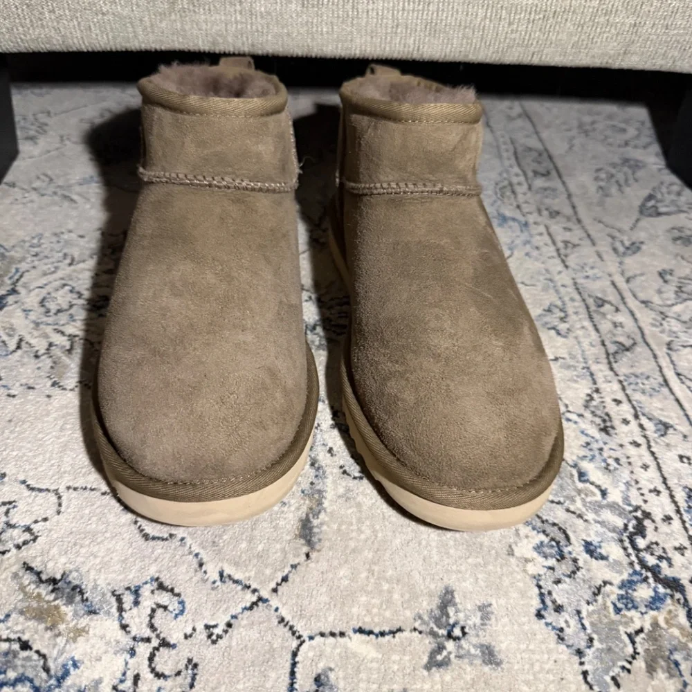 UGG Classic Ultra Mini Hickory boot